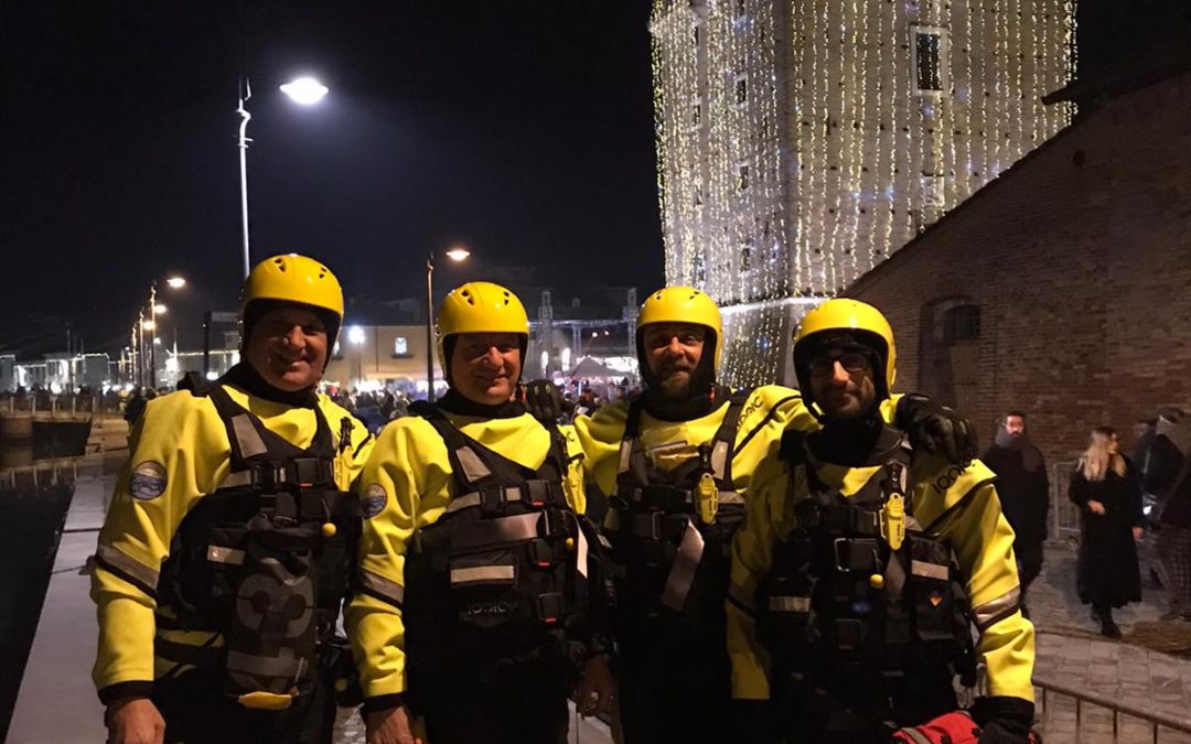 31-12-2019: i volontari del CSS al lavoro per garantire la sicurezza in darsena a Cervia durante i fuochi